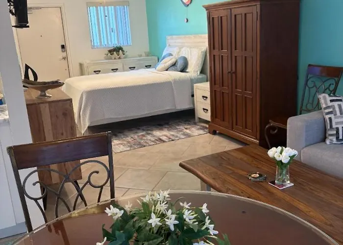 Charming And Spacious Apartment *